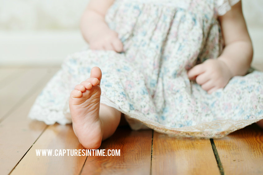 Kansas City baby feet by Melissa Pfannenstiel Photographer