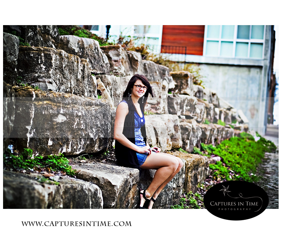 Kansas City Photographer senior girl sitting on rocks
